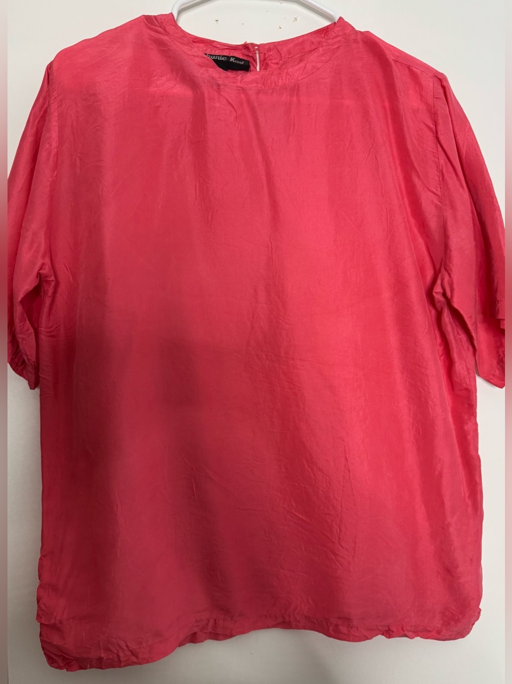 Stephanie Kay Short Sleeve Crewneck Tee in Hot Coral Pink size medium 100% silk